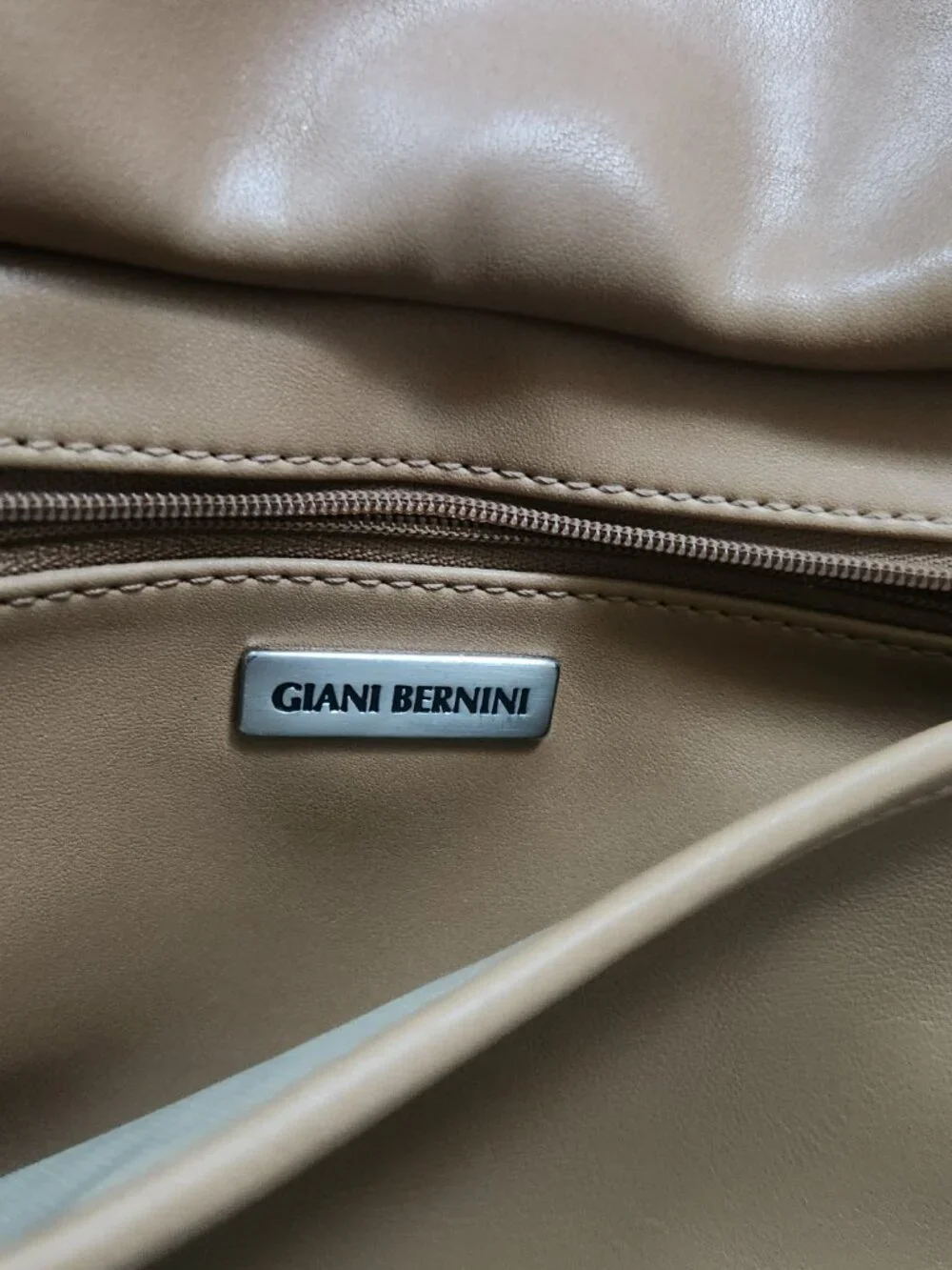 Giani Bernini Leather Saddle Bag - Picture 4 of 11